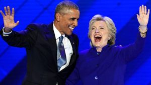 Obama: Akiwa na Hillary Clinton kwenye mkutano.