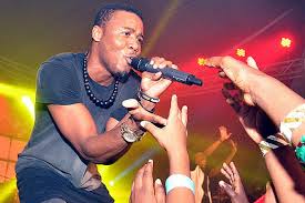 Alikiba: Akitumbuiza wakati wa show hiyo jijini Mombasa.