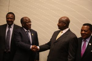 Rais Magufuli: Akiongea na Rais Uganda, Yoweli Museveni.